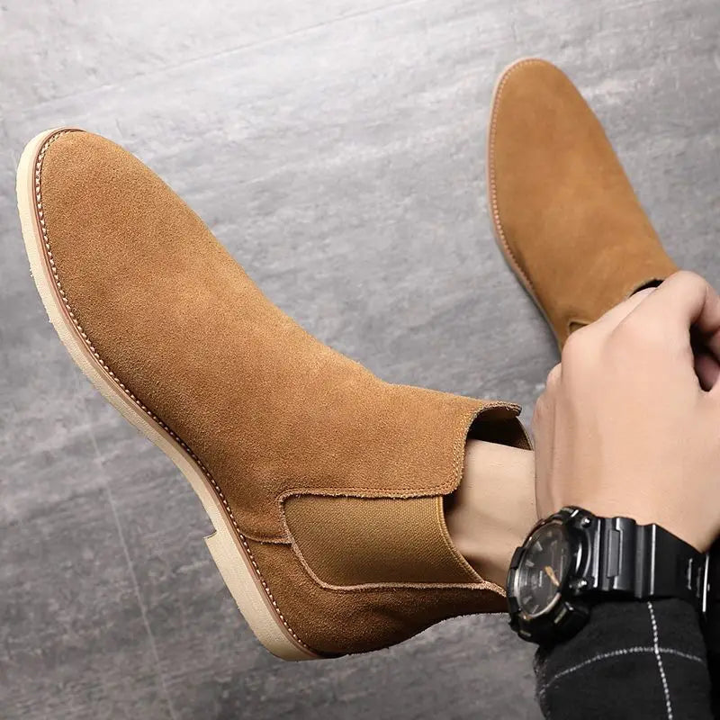 Men’s Retro Chelsea Boots – Medium-High Ankle Design