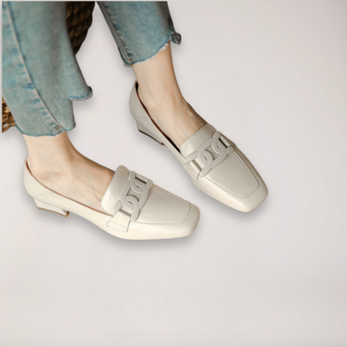 Women’s Structured Casual Shoes – Refined Low-Profile Design for All-Day Styling