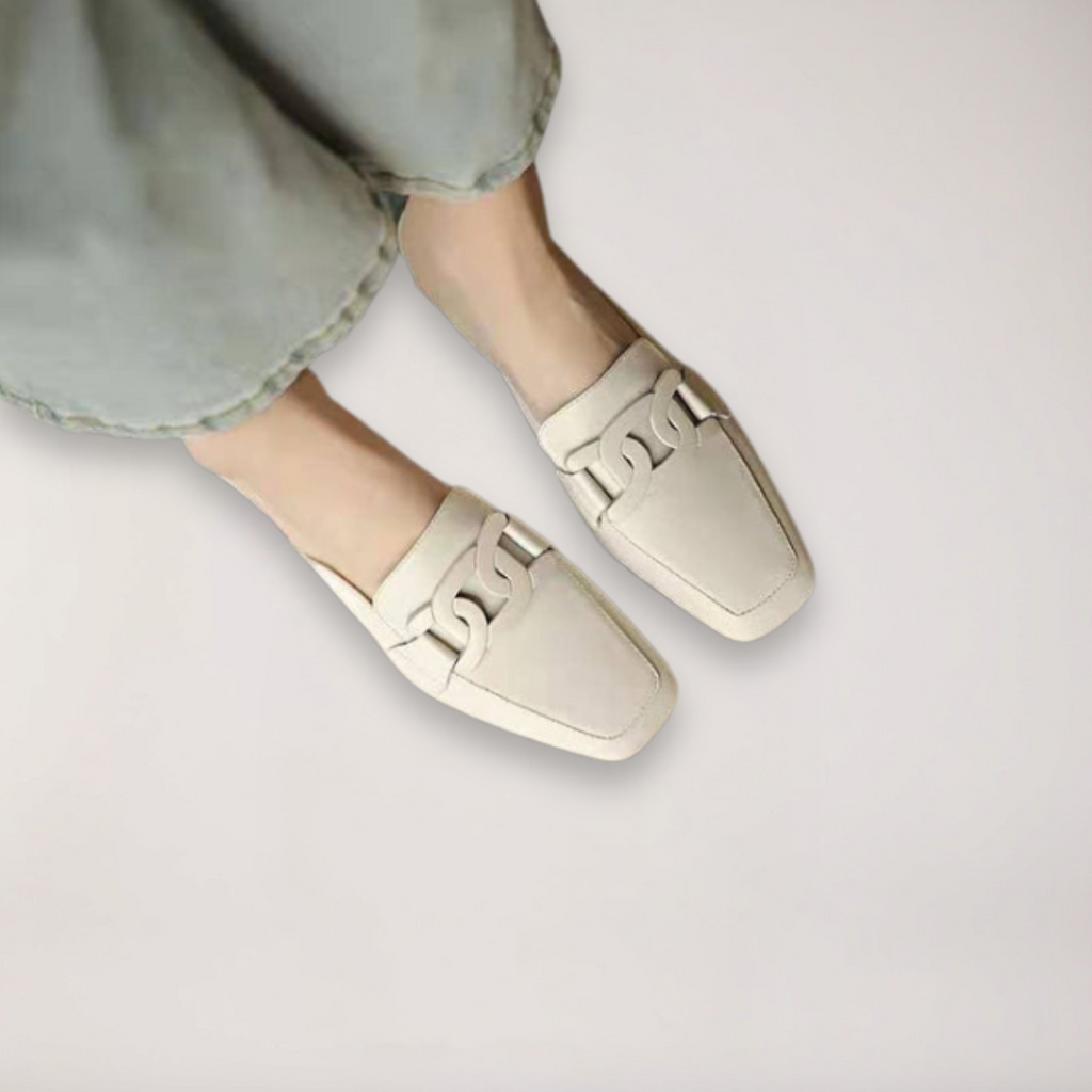 Women’s Structured Casual Shoes – Refined Low-Profile Design for All-Day Styling
