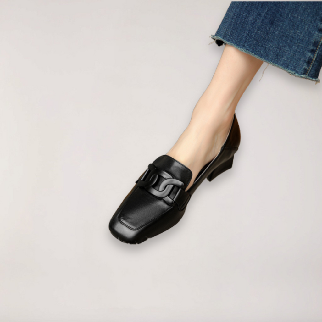 Women’s Structured Casual Shoes – Refined Low-Profile Design for All-Day Styling