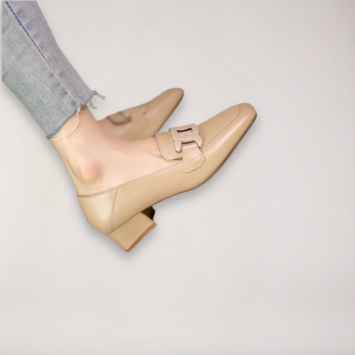 Women’s Structured Casual Shoes – Refined Low-Profile Design for All-Day Styling