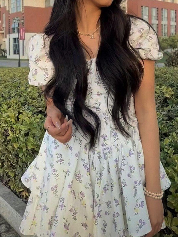 Women's Floral Tiered Ruffle Mini Dress - Sweetheart Neckline with Short Puff Sleeves and Corset Bodice