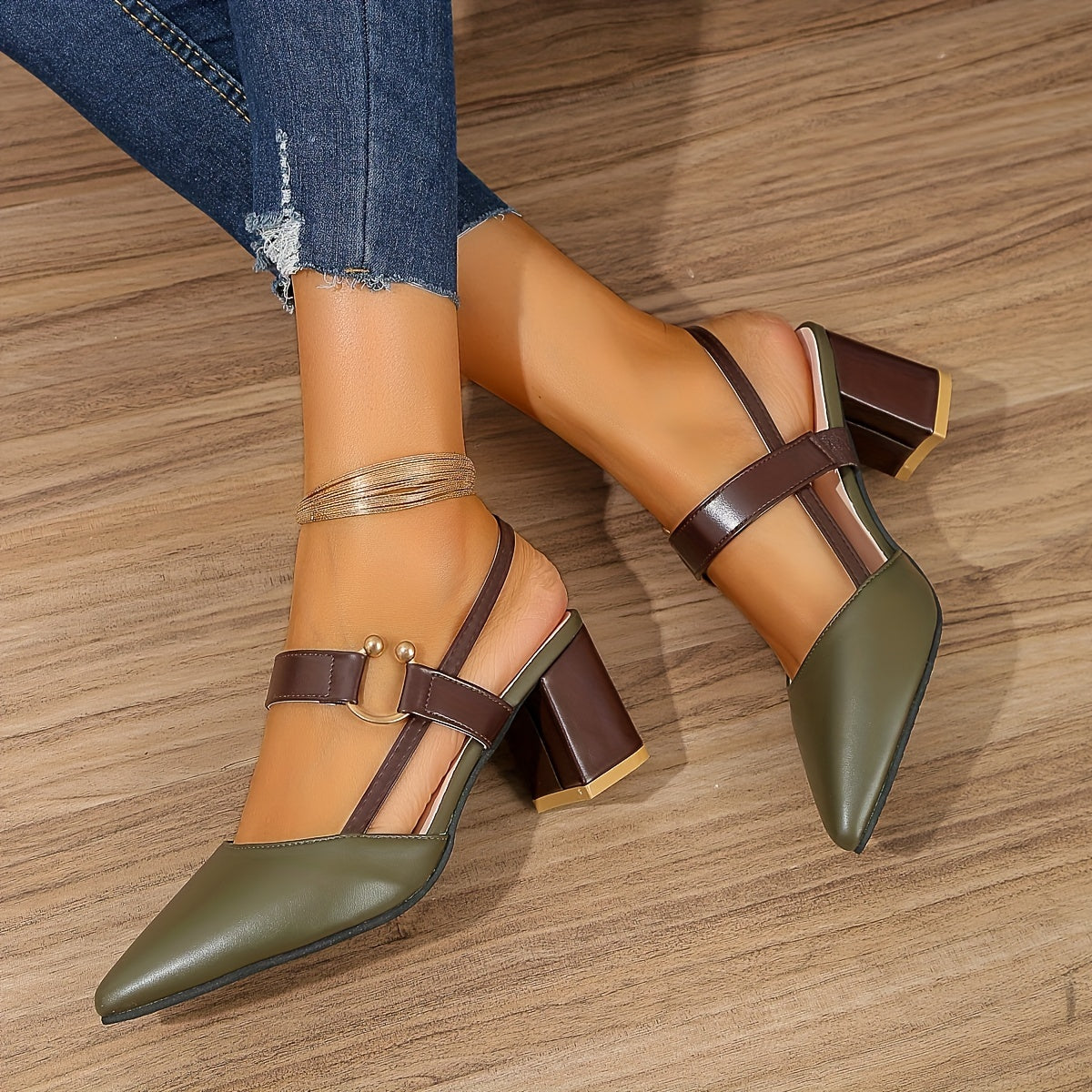 Women's Block Heel Slingback Court Shoes - Pointed Toe Two-Tone Heels with Contrast Vamp Strap and Gold Ring
