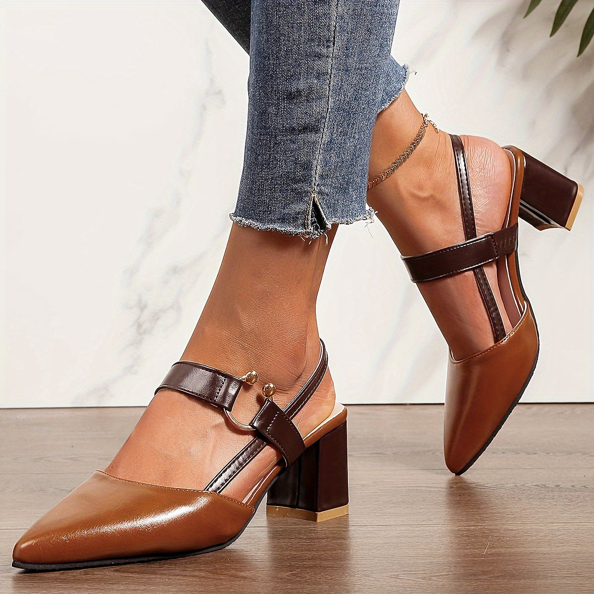 Women's Block Heel Slingback Court Shoes - Pointed Toe Two-Tone Heels with Contrast Vamp Strap and Gold Ring