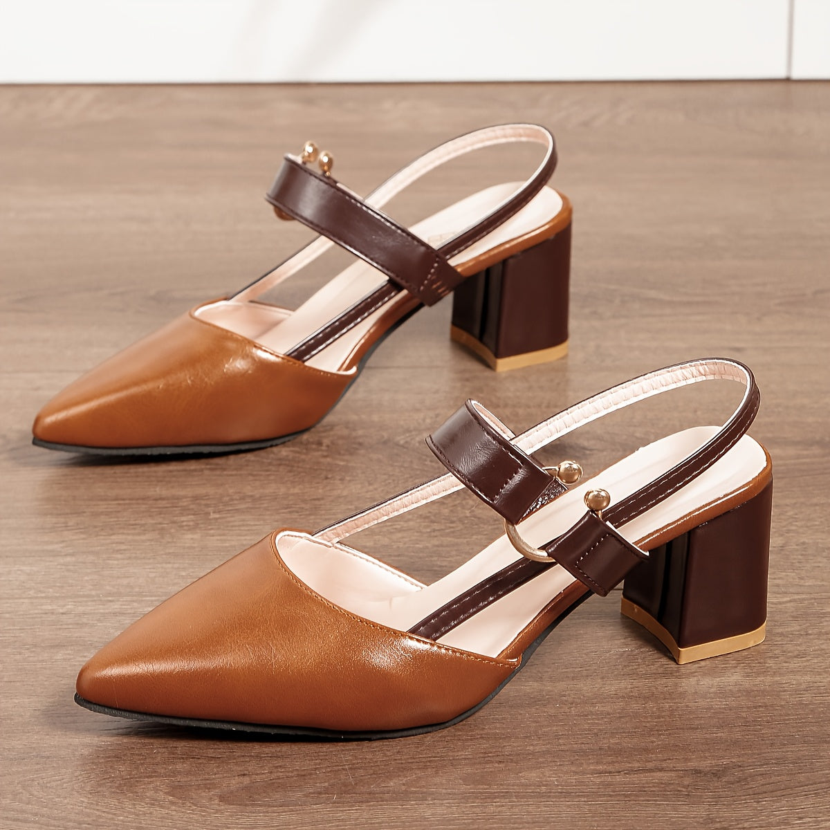 Women's Block Heel Slingback Court Shoes - Pointed Toe Two-Tone Heels with Contrast Vamp Strap and Gold Ring